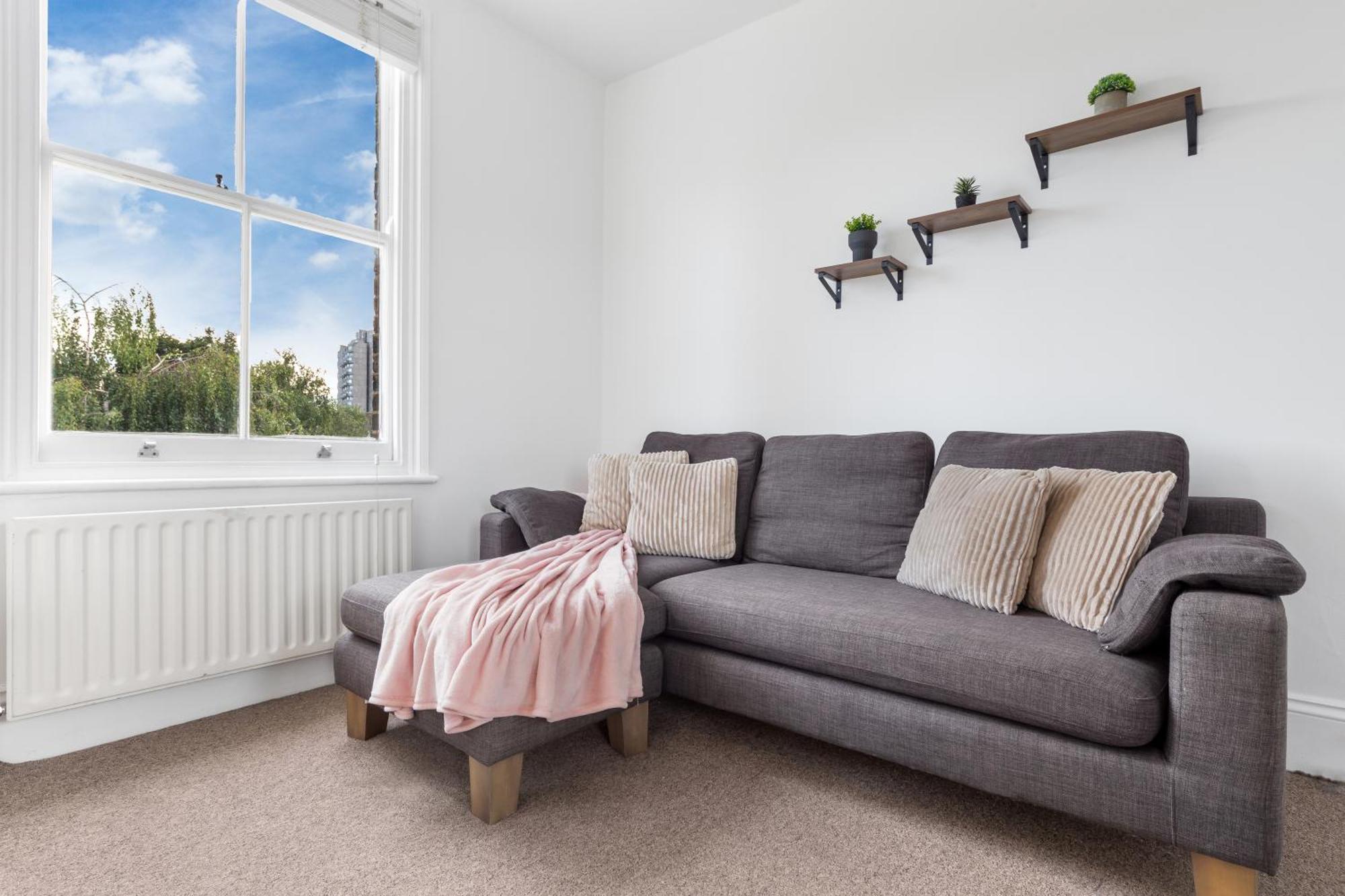 Luxury 4 Bedroom Flat With Stunning Shard View From Terrace In London! Next To Station, Sleeps 9 Appartamento *