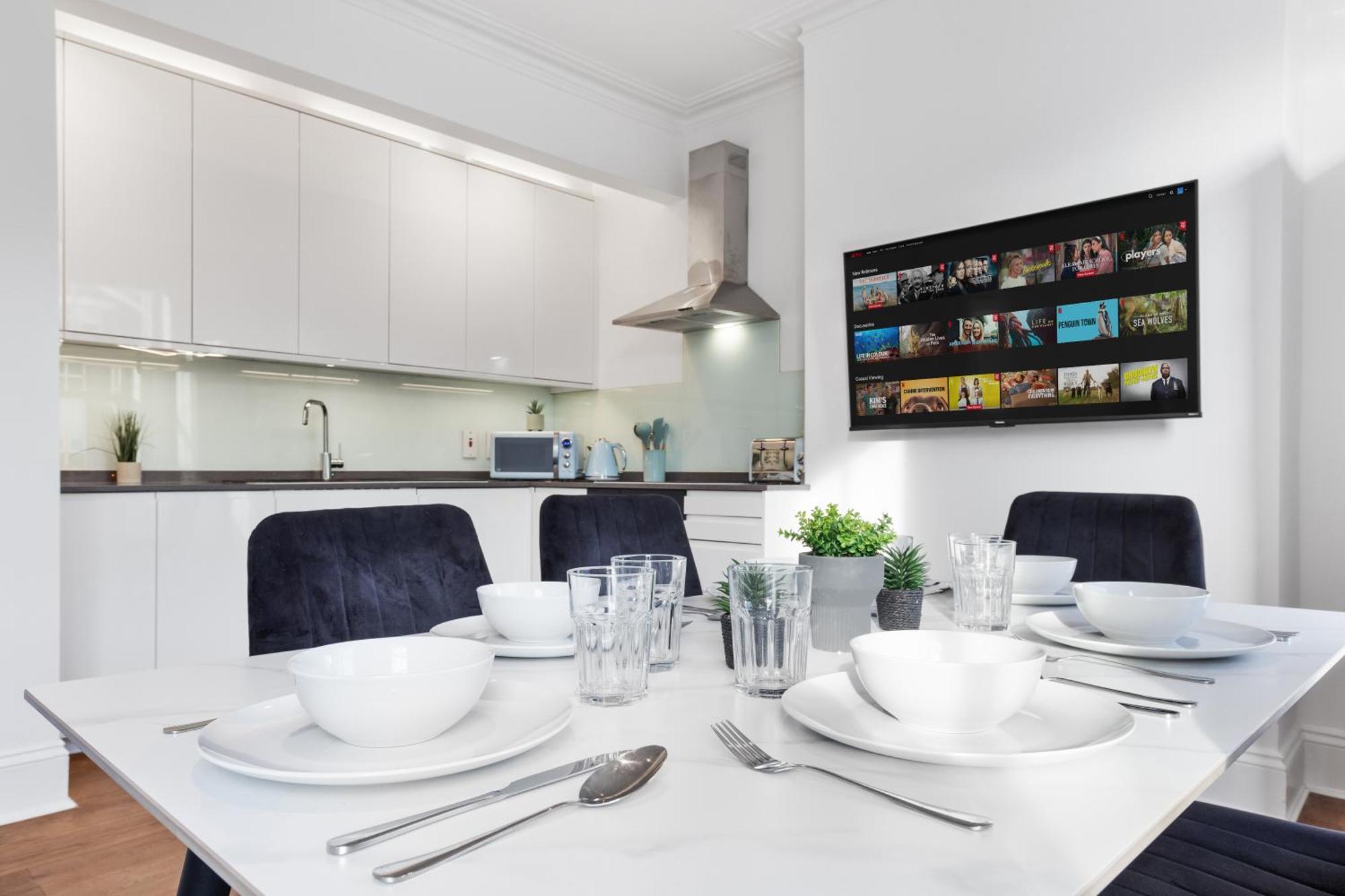 Luxury 4 Bedroom Flat With Stunning Shard View From Terrace In London! Next To Station, Sleeps 9 Appartamento *